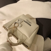 South wind Snoopy joint portable tote bag womens summer 2021 new niche design shoulder messenger bag