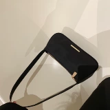 Сумка подмышку, сумка через плечо, дизайнерская небольшая сумка на одно плечо, коллекция 2022, 2023, премиум класс