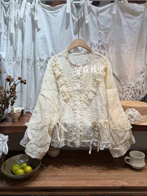 In the Forest|《Luna》French-Style Ramie Heavy-Duty Antique Lace Embroidered Top Shirt, Slimming and Comfortable In the Forest|《Luna》French-Style Ramie Heavy-Duty Antique Lace Embroidered Top Shirt, Slimming and Comfortable