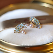 Fan dance Qing Bright Fritillary 18k Gold Japan Akoya Natural Sea Water Pearl Chinese Retro Fan Ear Nail