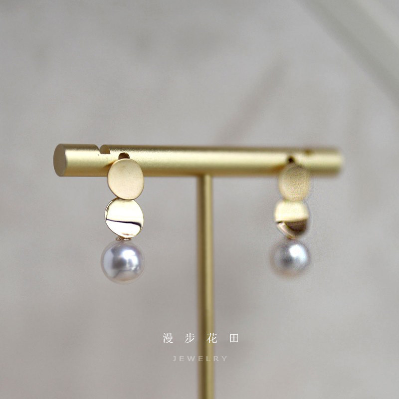 Between photocopies Japan imports Akoya natural seawater pearl 18K gold sandblasted mirror wafer ear drop