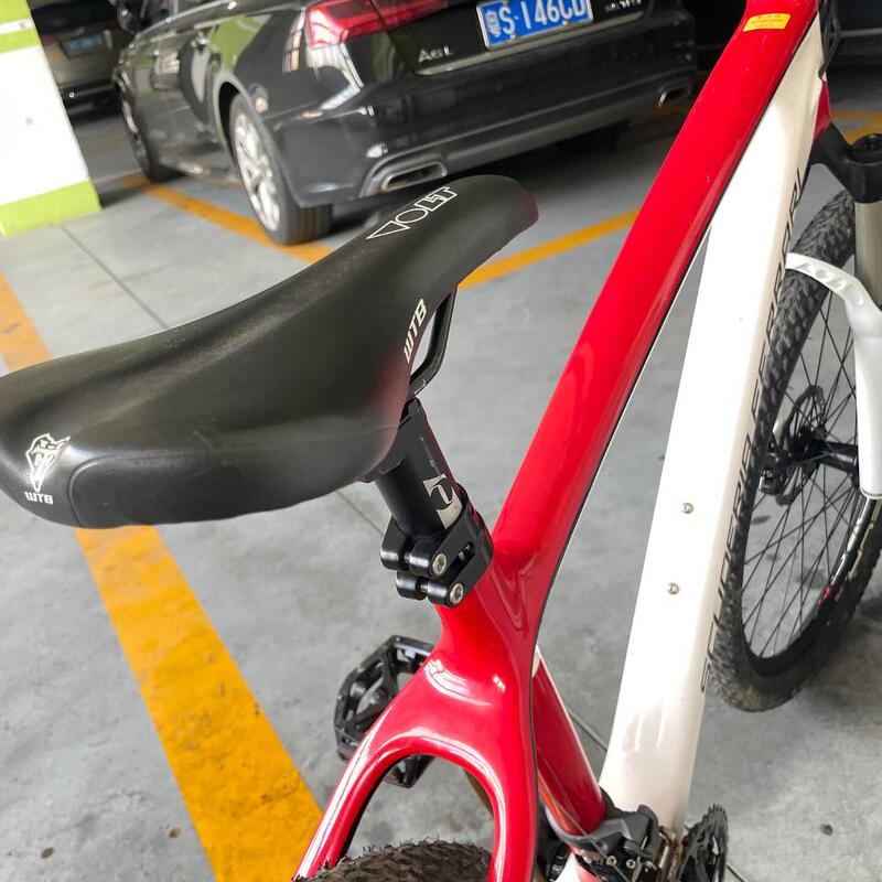 Negotiable Mountain Bike: Carbon Fiber Mountain Bike Frame, Shimano Brakes, Sram X7 Front and Rear Gears, Michelin