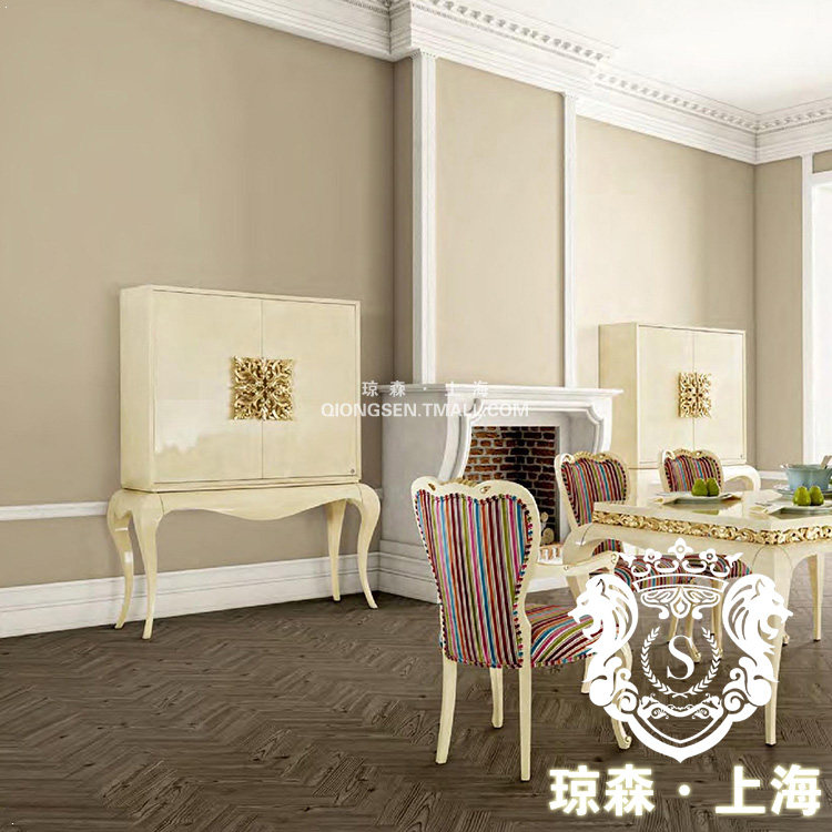 ��ɭ�װ�ɫ�¹ŵ�ʵľ��4x2001