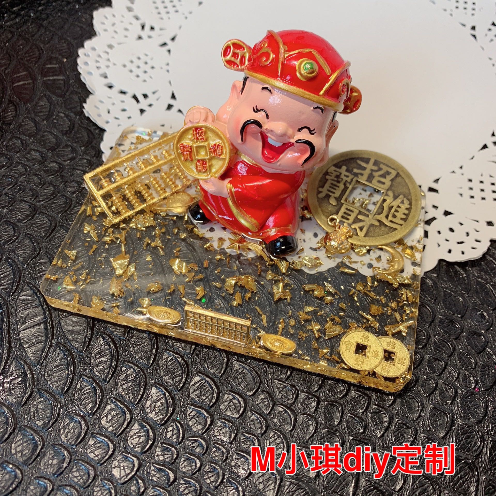 M Xiaoqi tự làm giàu Giàu may mắn kho báu điện thoại di động Quà tặng sáng tạo Epoxy hướng dẫn sử dụng xe trang trí - Phụ kiện điện thoại trong ô tô kẹp điện thoại xe hơi