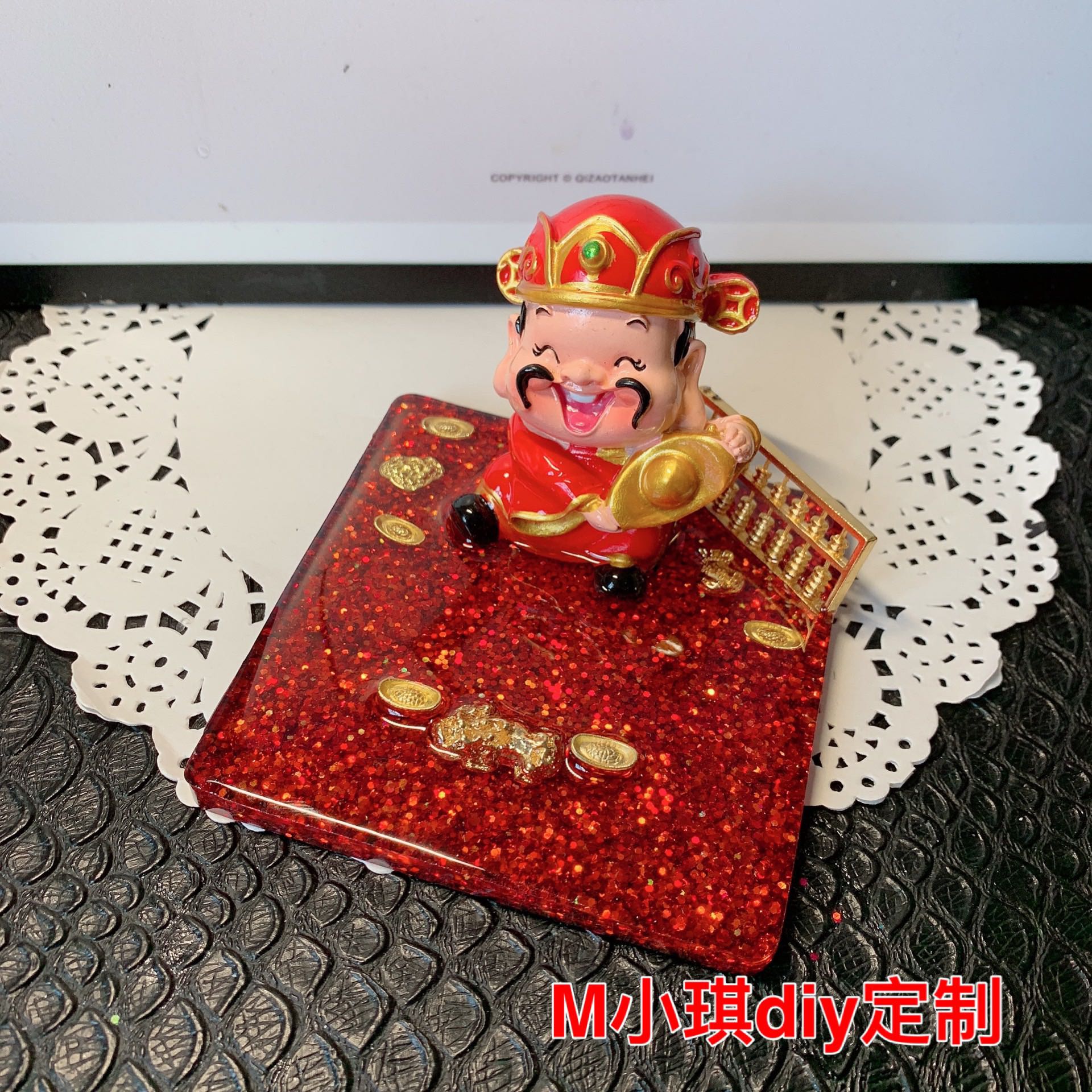 M Xiaoqi tự làm giàu Giàu may mắn kho báu điện thoại di động Quà tặng sáng tạo Epoxy hướng dẫn sử dụng xe trang trí - Phụ kiện điện thoại trong ô tô kẹp điện thoại xe hơi