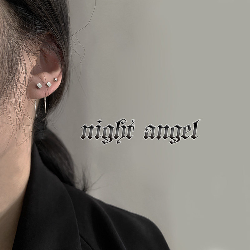 Square earrings titanium steel does not fade