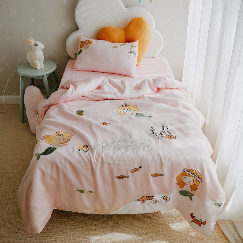 A class 60 baby tightwire embroidered kindergarten 120x150 is covered in summer cool