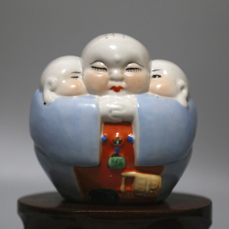 Jingdezhen Cultural Revolution porcelain old factory goods Porcelain bags Old fidelity red collection Sculpture porcelain factory Zen monk