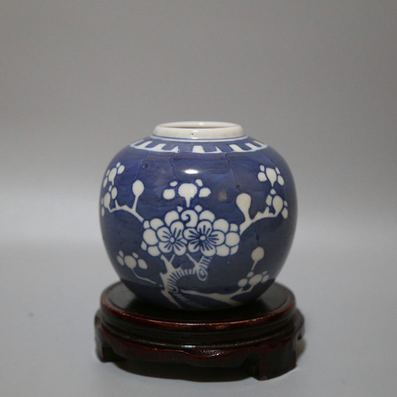 Jingdezhen Cultural Revolution porcelain Old factory goods Porcelain Jianguo Porcelain Factory Chai Kiln Baozhu Altar Tea pot Wake tea pot Bingmei