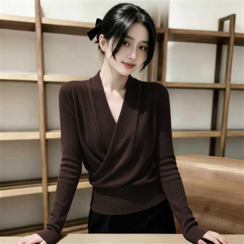 French-Style Coffee-Colored Cross V-Neck Long-Sleeve Knit Top for Women, Autumn and Winter, Waist-Cinching, Slimming, Elegant, High-End, Stylish Base Layer