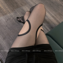 Champion you in a soft and sexy black beauty leggings side hollowed-out pure desire black silk nightclub trampoline.