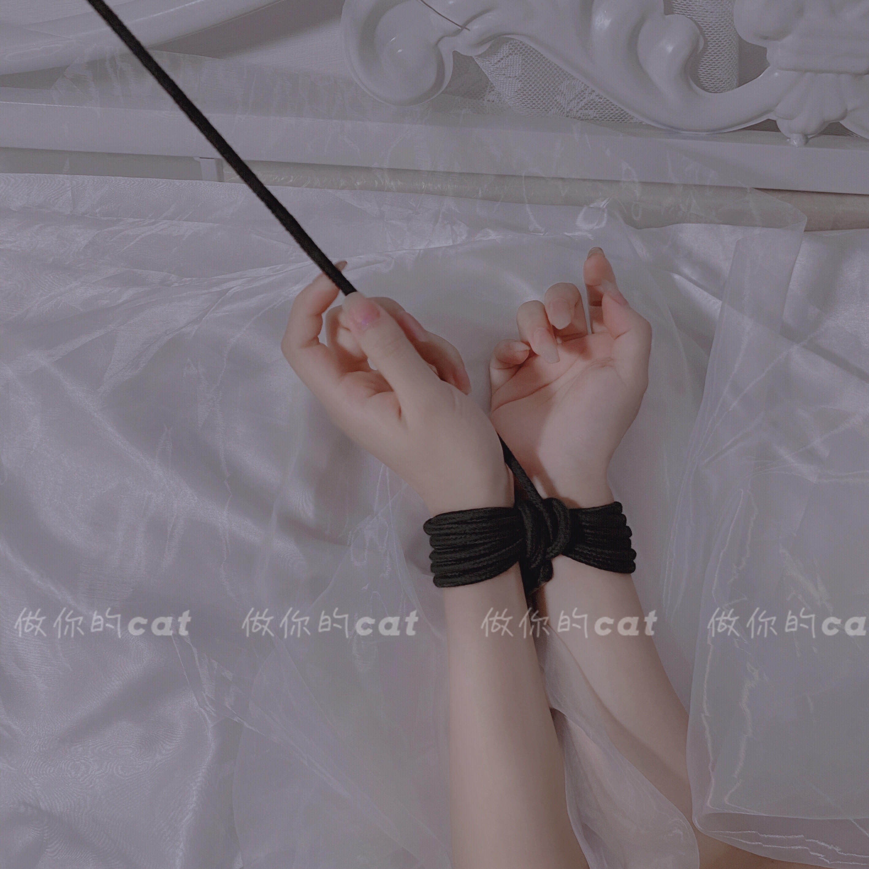 Bundled brother bale I tie my hands tied my whole body 10 m bundled rope couple toy handcuffs for a photo