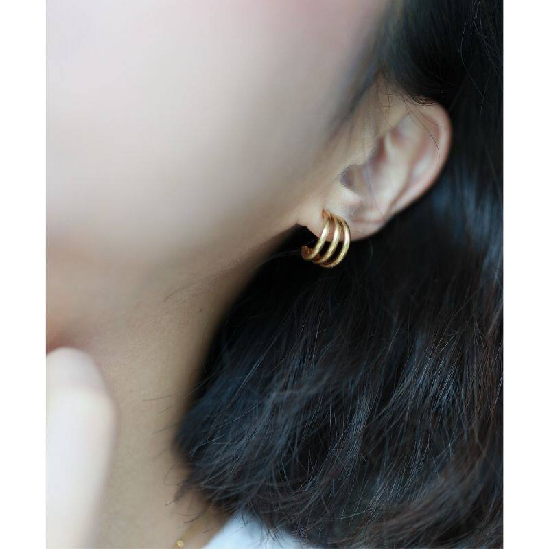 thecherrypie French line three-line curved small ear pin earrings temperament all-match simple high-end women's tide