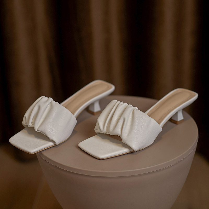 Ultra-beautiful ~ soft leather woman sandals low heel fashion cool slippers shoes female summer outwear with 100 hitch white open-toe flower shoes