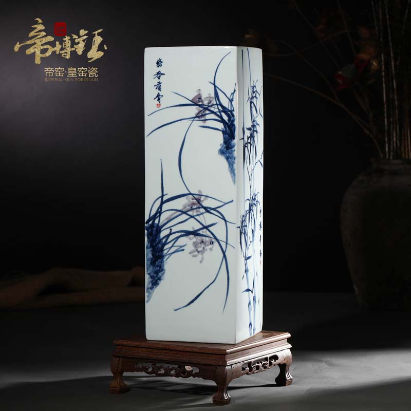 Jingdezhen blue and white by patterns of hand - made ceramics of large vases, flower arranging and calligraphy scrolls cylinder furnishing articles