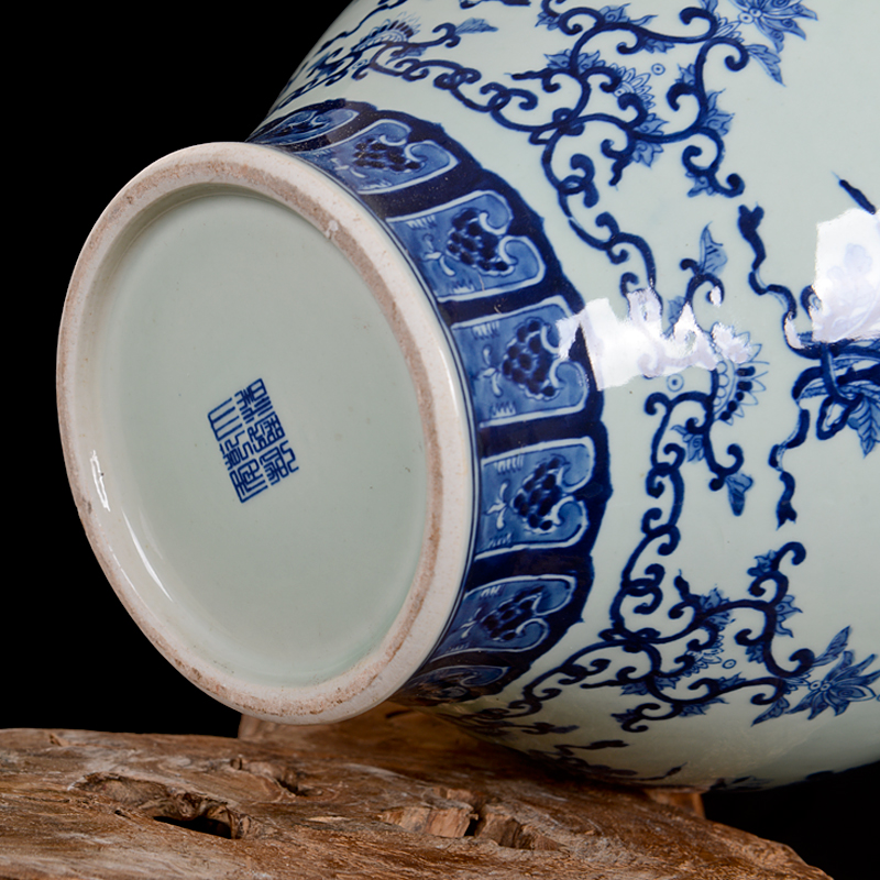 Antique hand - made ears design of blue and white porcelain of jingdezhen ceramics vase flowers sitting room adornment is placed the process