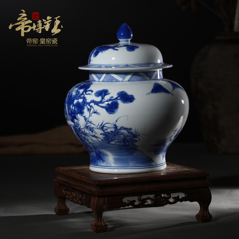 Jingdezhen ceramic vases, antique hand - made cranes cover the general pot of tea pot of blue and white porcelain home decoration furnishing articles