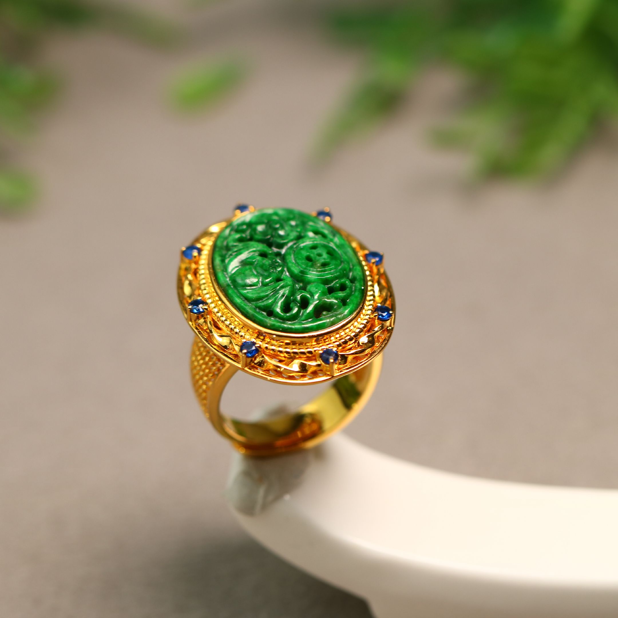 Natural grade A jadeite carved living ring
