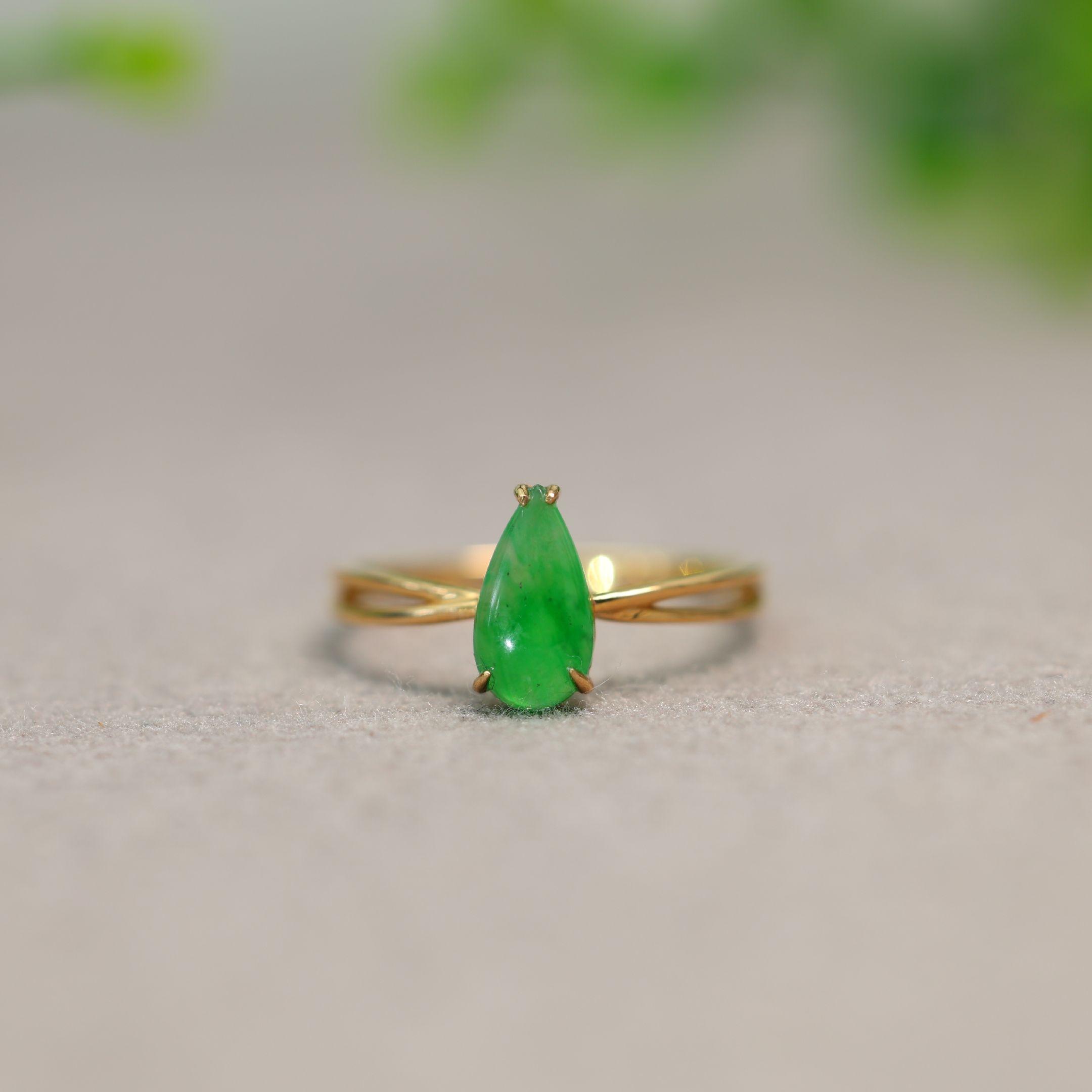 Yanglu natural grade A jade drop-shaped ring