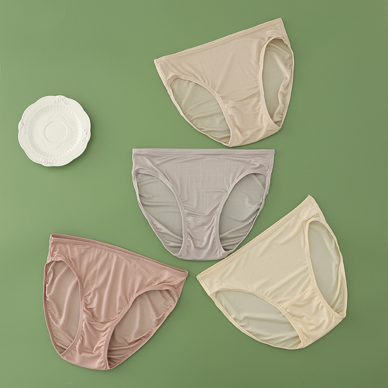 100% Mulberry Silk Low-Rise Seamless Underwear for Women, Breathable, Hip-Hugging, Simple, High-End Triangle Shorts, Thin Summer Style