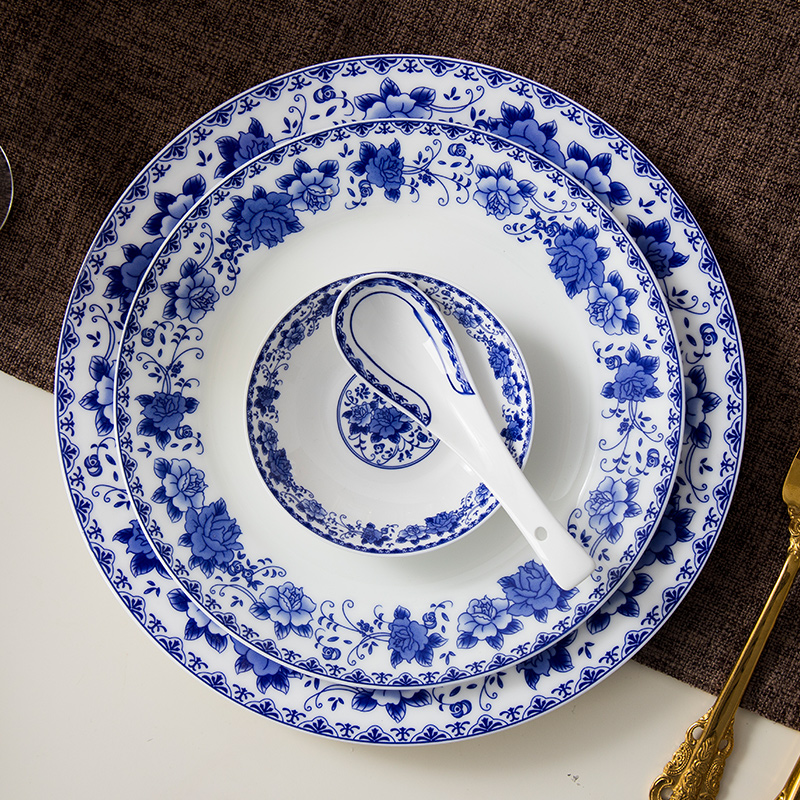 Dishes suit household of Chinese style restoring ancient ways of jingdezhen tableware suit glaze of blue and white porcelain bowls plate suit household gifts