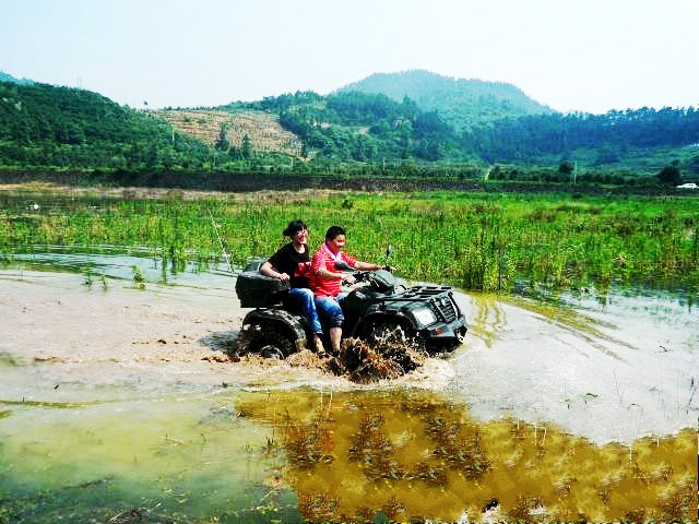 Longding lớn Hummer ATV ATV Xe mô tô bốn bánh xuyên quốc gia 250c lớn SUV sa mạc làm mát bằng nước moto mini 50cc