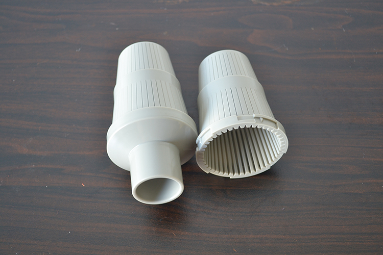Filter with a water distributor up and down the water distributor set.
