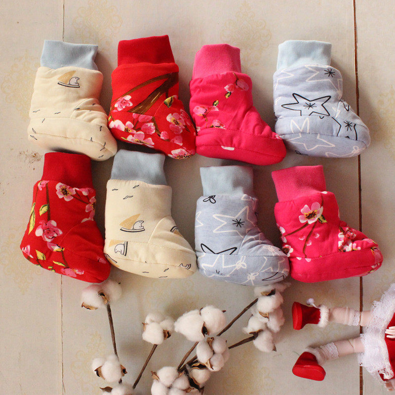 Winter baby Soft bottom shoes High cylinder sleeves Not Dropping cotton shoes Handmade cotton bungalog cotton boots thickened Walking Shoes