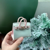 Белая розовая пони