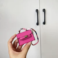 Роза красная