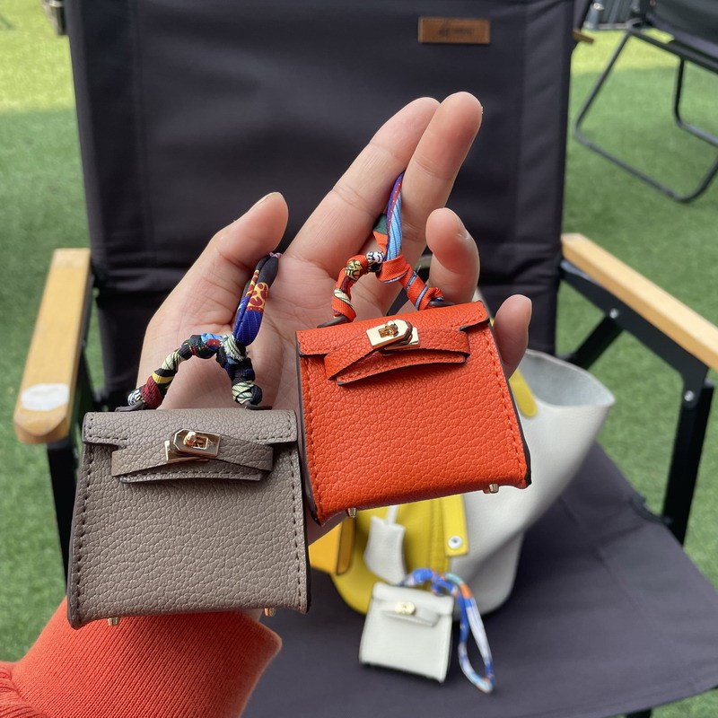 Classic Mini Kelly Bag Charm, High-End Leather Car Keychain, Cute and Creative Mini Bag Pendant, Car Ornament