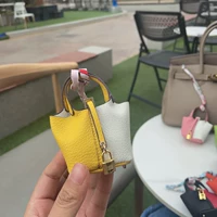 Желтый, белый