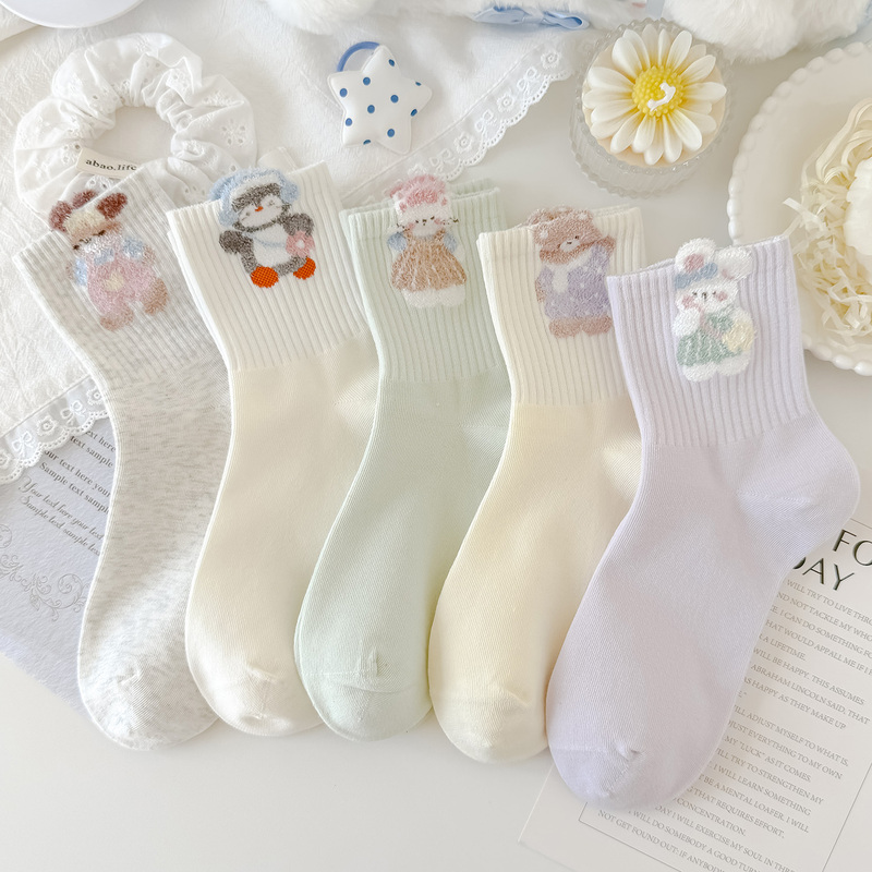 Plush Cartoon Animal Socks for Women, Mid-Calf Socks, New Autumn and Winter Style, Cute Girls' Colorful Combed Cotton Sports Style Seamless Plush Cartoon Animal Socks for Women, Mid-Calf Socks, New Autumn and Winter Style, Cute Girls' Colorful Combed Cotton Sports Style Seamless