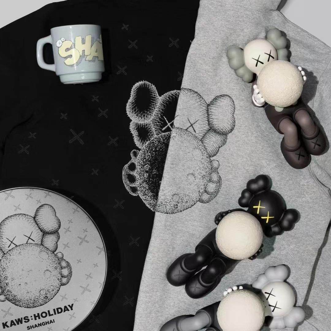KAWS original HOLIDAY SHANGHAI 2024