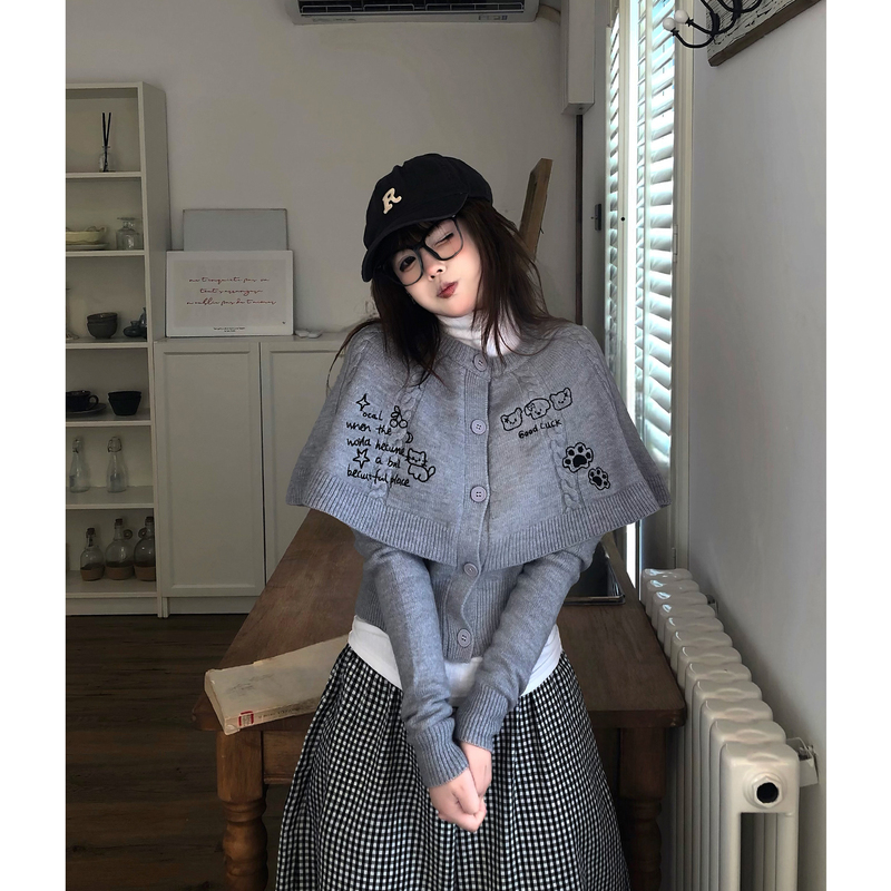 Tudou Potato Cat Twist Cape Sweater for Women, High-End Slimming 2026 New Autumn and Winter Knitted Cardigan Coat