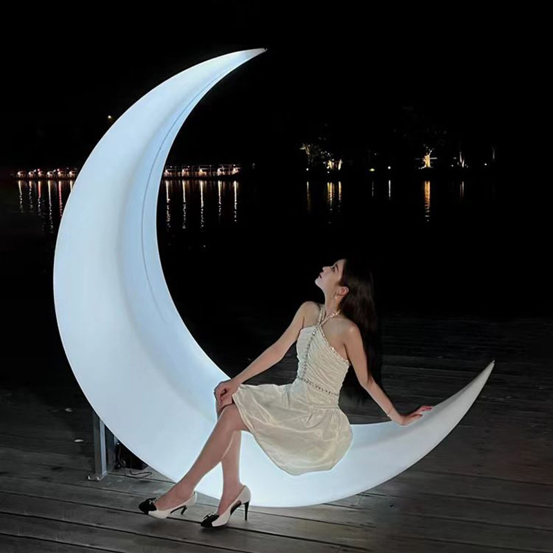 Outdoor Colorful Glowing Moon Lamp Solar-Powered Homestay Courtyard Decoration Crescent Moon Lounge Chair Popular on Social Media Moon Lamp