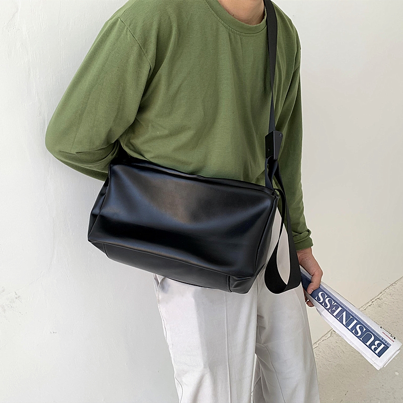 OK Japanese and Korean style ins simple PU leather satchel dark black locomotive women's all-match messenger backpack literary men's tide