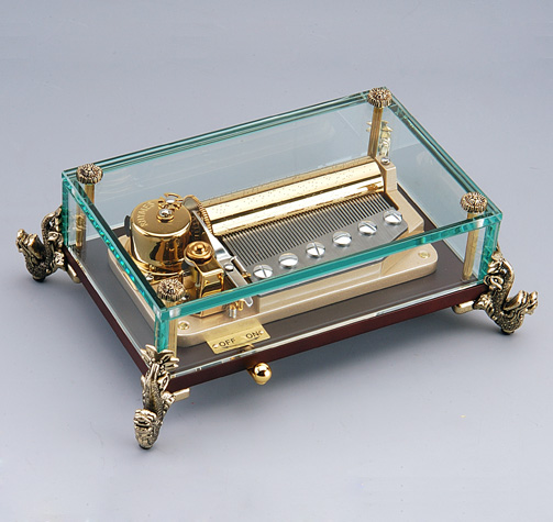 The 50-tone Sky City Music Box Music Box Thousand and Chihiro Creative Custom Carving Birthday Gift