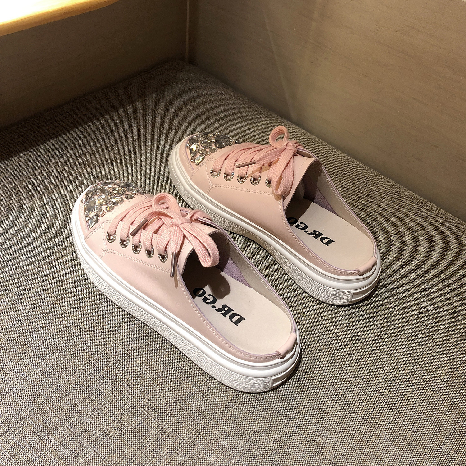 Baotou half slippers women fashionably wear the new water drill lazy breathable leather woman shoes thick tide drag in 2023