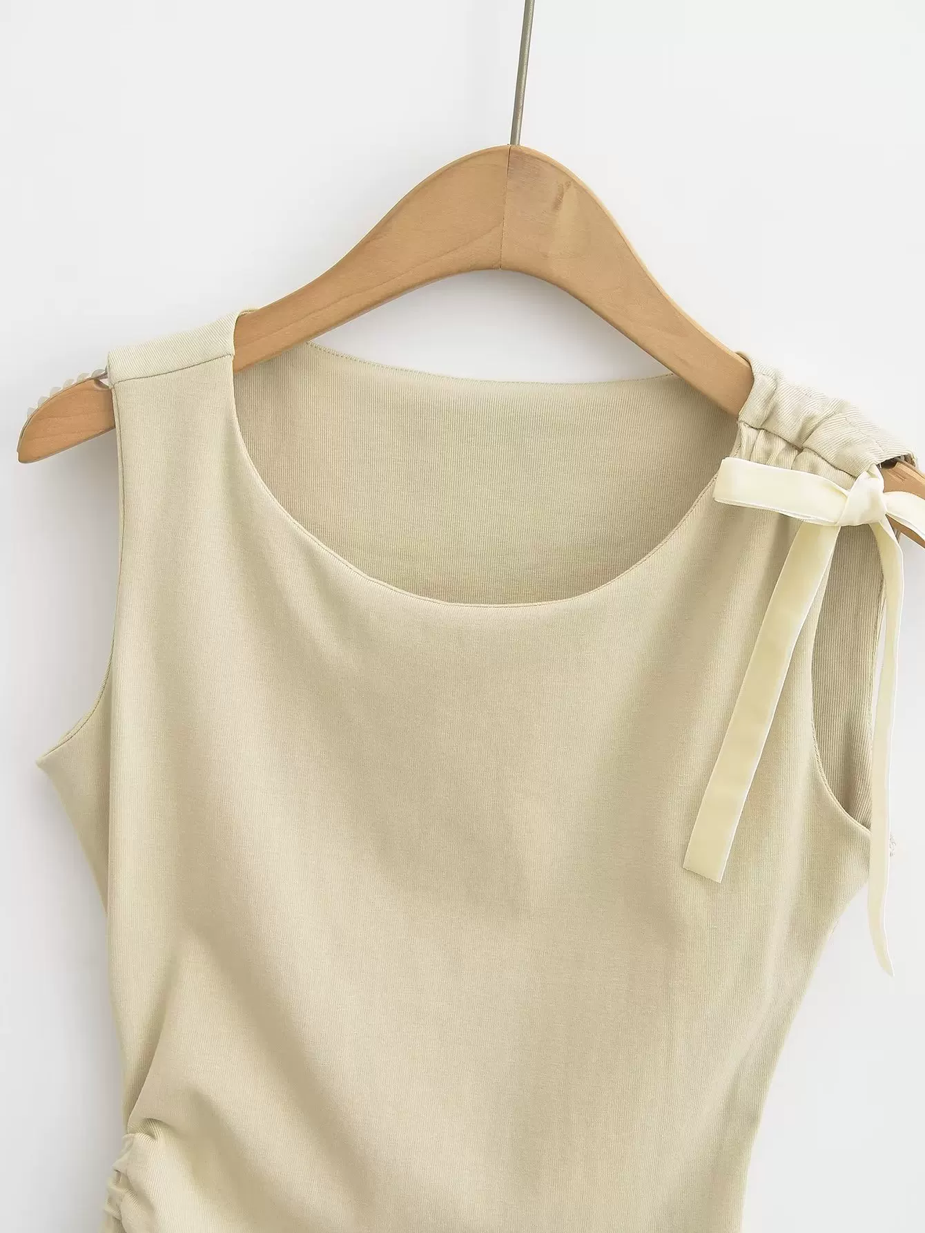 Design vest, mini-skirt, European style, trend of season, drawstring, high waist