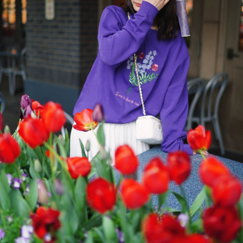 Raisinstudio Violet Romantic Bouquet Embroidered Sweatshirt 2023 Spring New Arrival