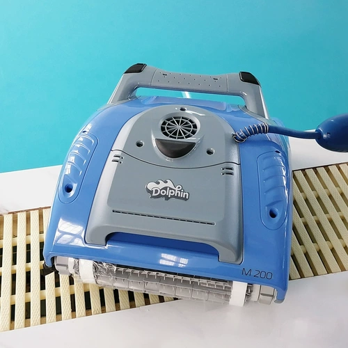 Бассейн, гигиенический пылесос, автоматический робот, дельфин, полностью автоматический