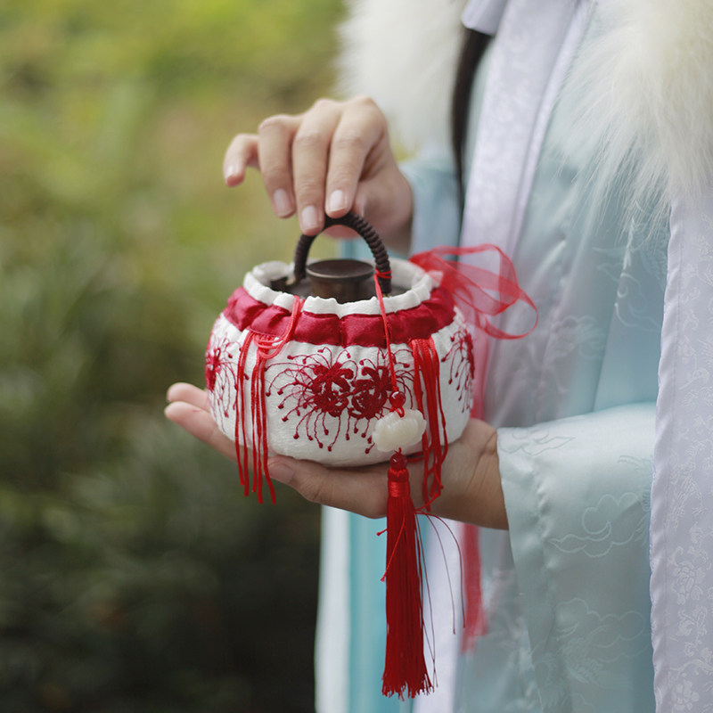 Mrs. Jin's original (other shore flower) Tang woman's cloth cover hot woman's copper hand warmers cloth bag embroidered Chinese clothing