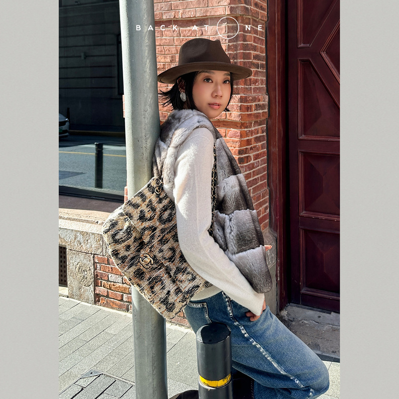 Backatone “Vanilla Latte/Hug Wrap” Versatile and Stylish New Plush Vest Set in Natural Color for Women