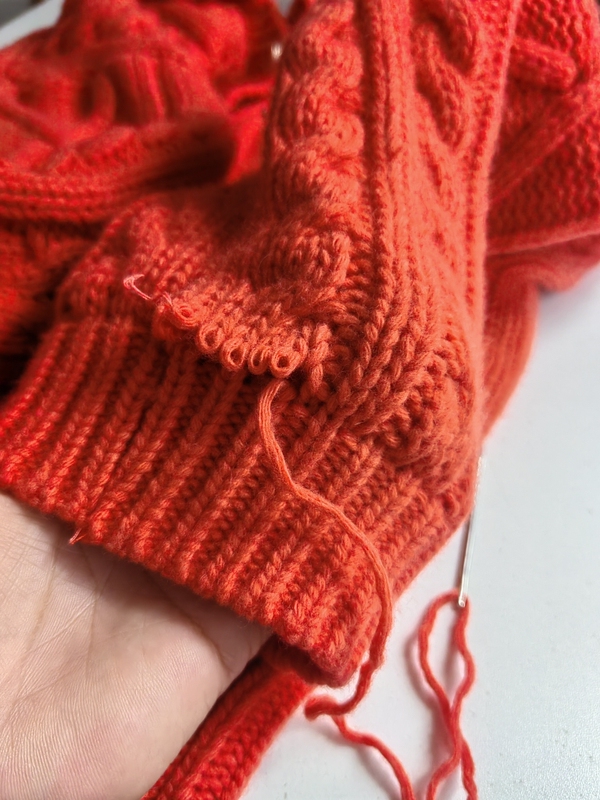 Shorten Sleeves of a Cashmere Sweater, Lengthen or Shorten It, Handmade with Seamless Joining Shorten Sleeves of a Cashmere Sweater, Lengthen or Shorten It, Handmade with Seamless Joining