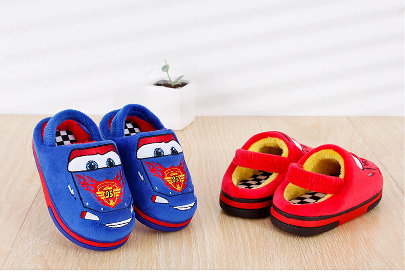 Pantoufles enfants en suède DISNEY pour hiver - Ref 1032601 Image 7