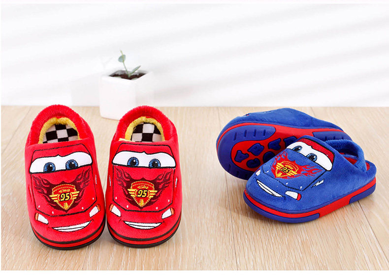 Pantoufles enfants en suède DISNEY pour hiver - Ref 1032601 Image 15