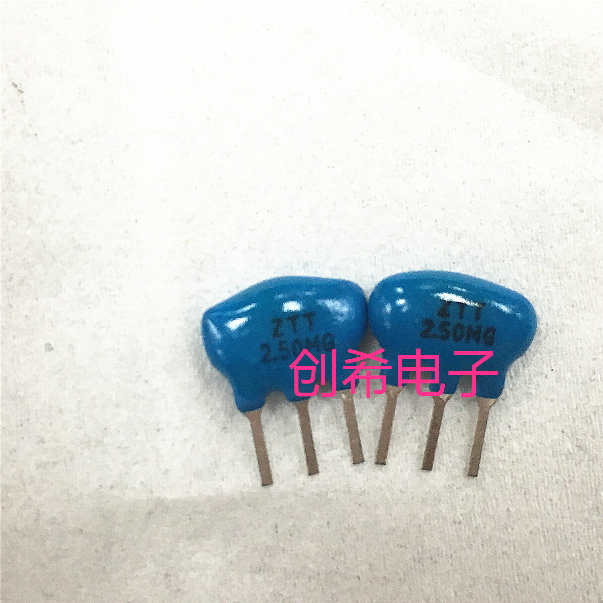 ZTT2 5MHZ CERAMIC RESONATOR ZTT2M ZTT2 0M IN-line CRYSTAL oscillator ZTT2 50MG