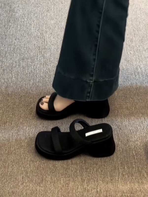 Korean Thick-Soled Height-Increasing Black Slippers for Women, Summer Outdoor Wear, 2025 New Style, Small Size, Single Strap Wedge High-Heeled Sandals