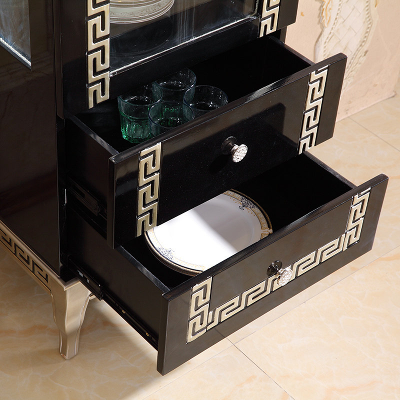 ��·���¹ŵ�ʵľ�ƹ����ֱߵ��žƹ�